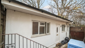 Bungalow with Investment Potential in London photo